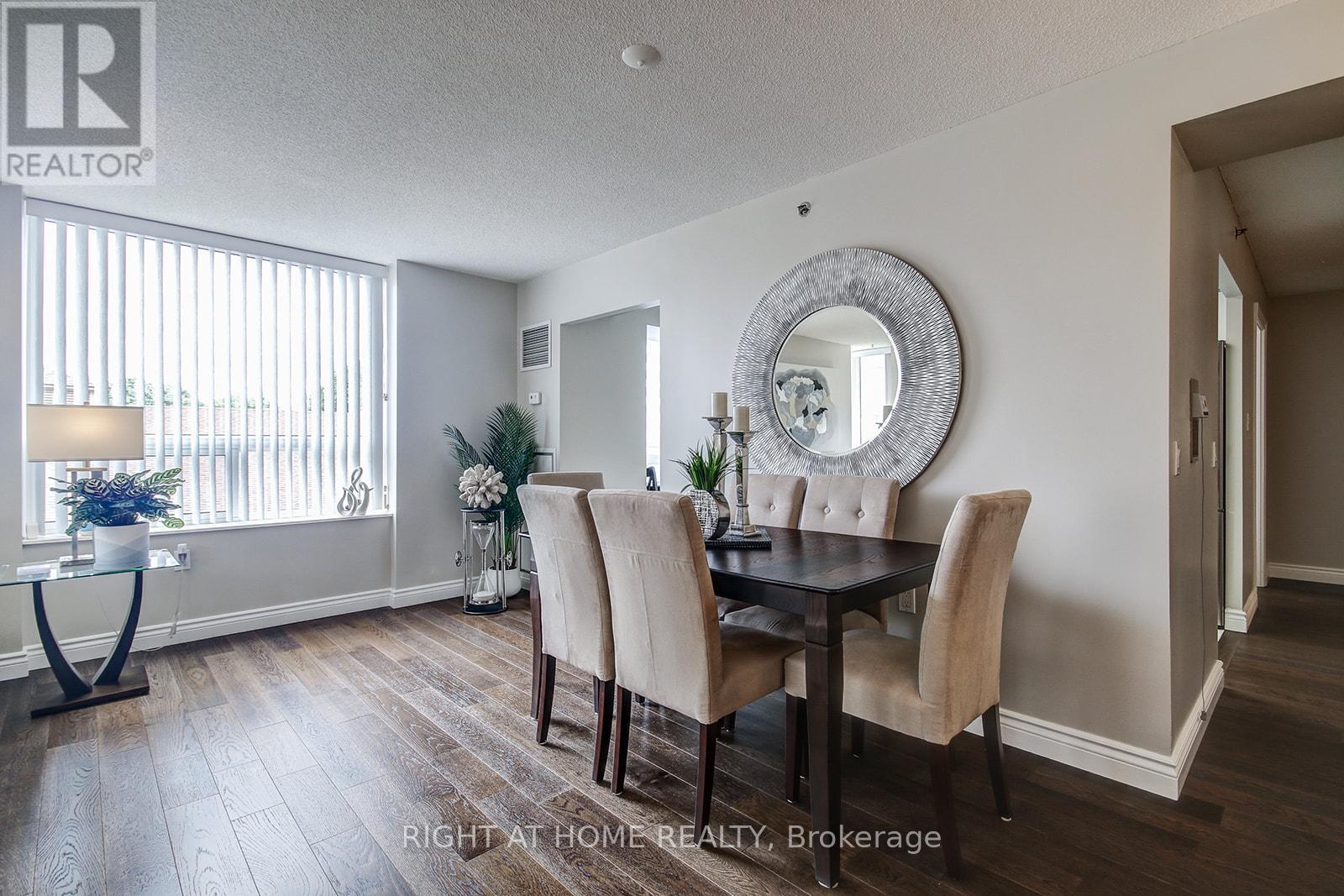 1301 - 100 Burloak Drive, Burlington, Ontario  L7L 6P6 - Photo 8 - W12489310