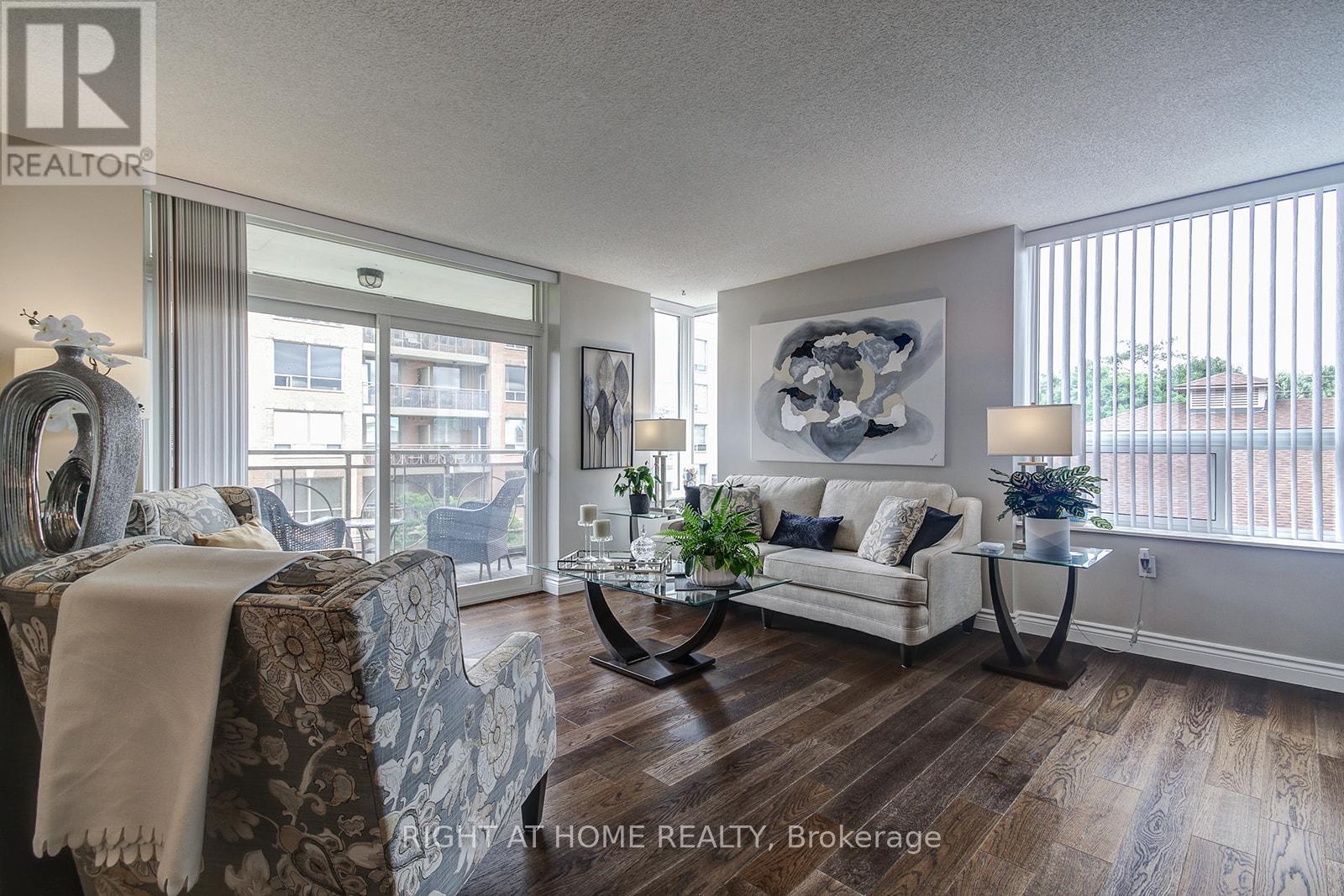 1301 - 100 Burloak Drive, Burlington, Ontario  L7L 6P6 - Photo 9 - W12489310