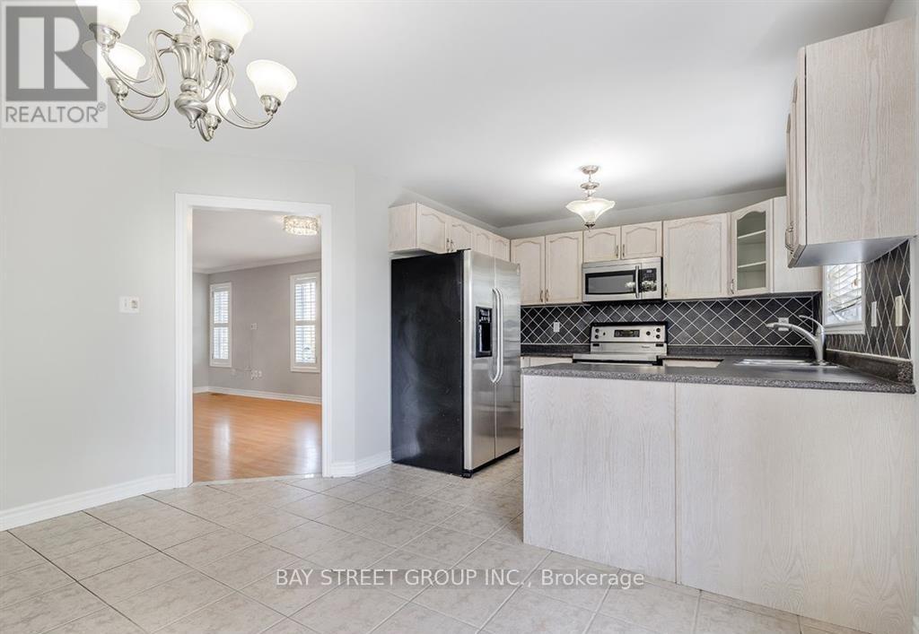 81 Village Vista Way, Vaughan, Ontario  L6A 3S4 - Photo 6 - N12489302