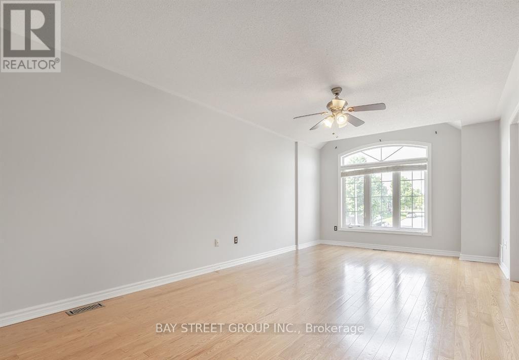 81 Village Vista Way, Vaughan, Ontario  L6A 3S4 - Photo 12 - N12489302