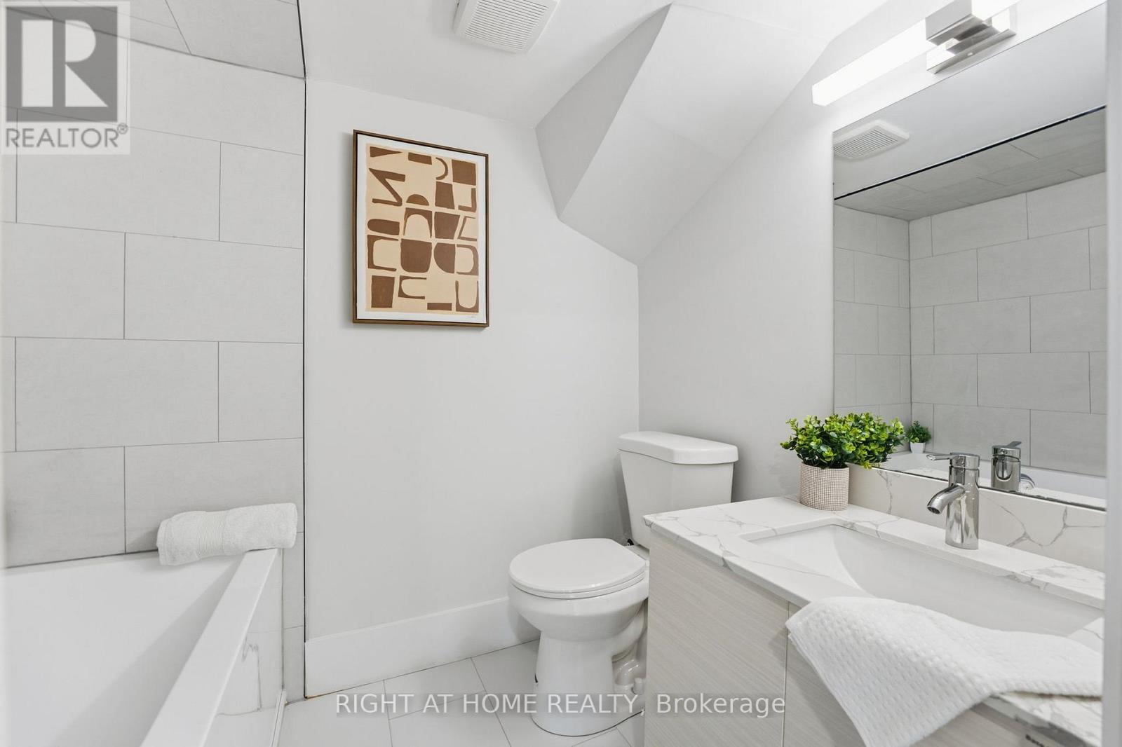 4255 William Street, Lincoln, Ontario  L0R 1B0 - Photo 16 - X12489266