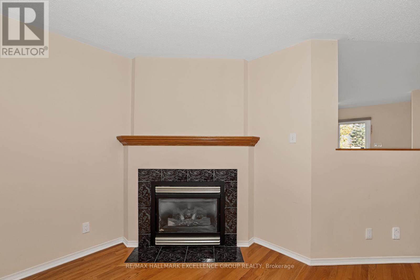 1556 Tonilee Drive, Ottawa, Ontario  K1J 1C1 - Photo 10 - X12489324