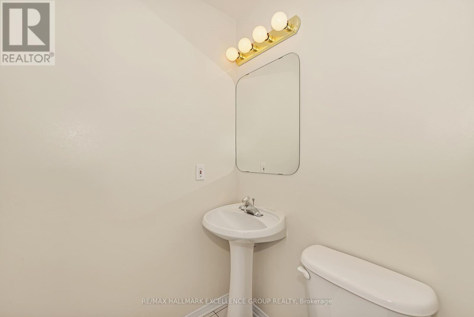 1556 Tonilee Drive, Ottawa, Ontario  K1J 1C1 - Photo 18 - X12489324