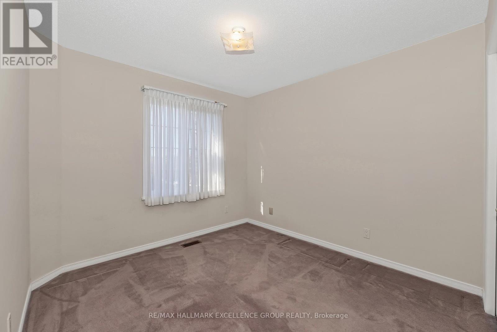 1556 Tonilee Drive, Ottawa, Ontario  K1J 1C1 - Photo 32 - X12489324