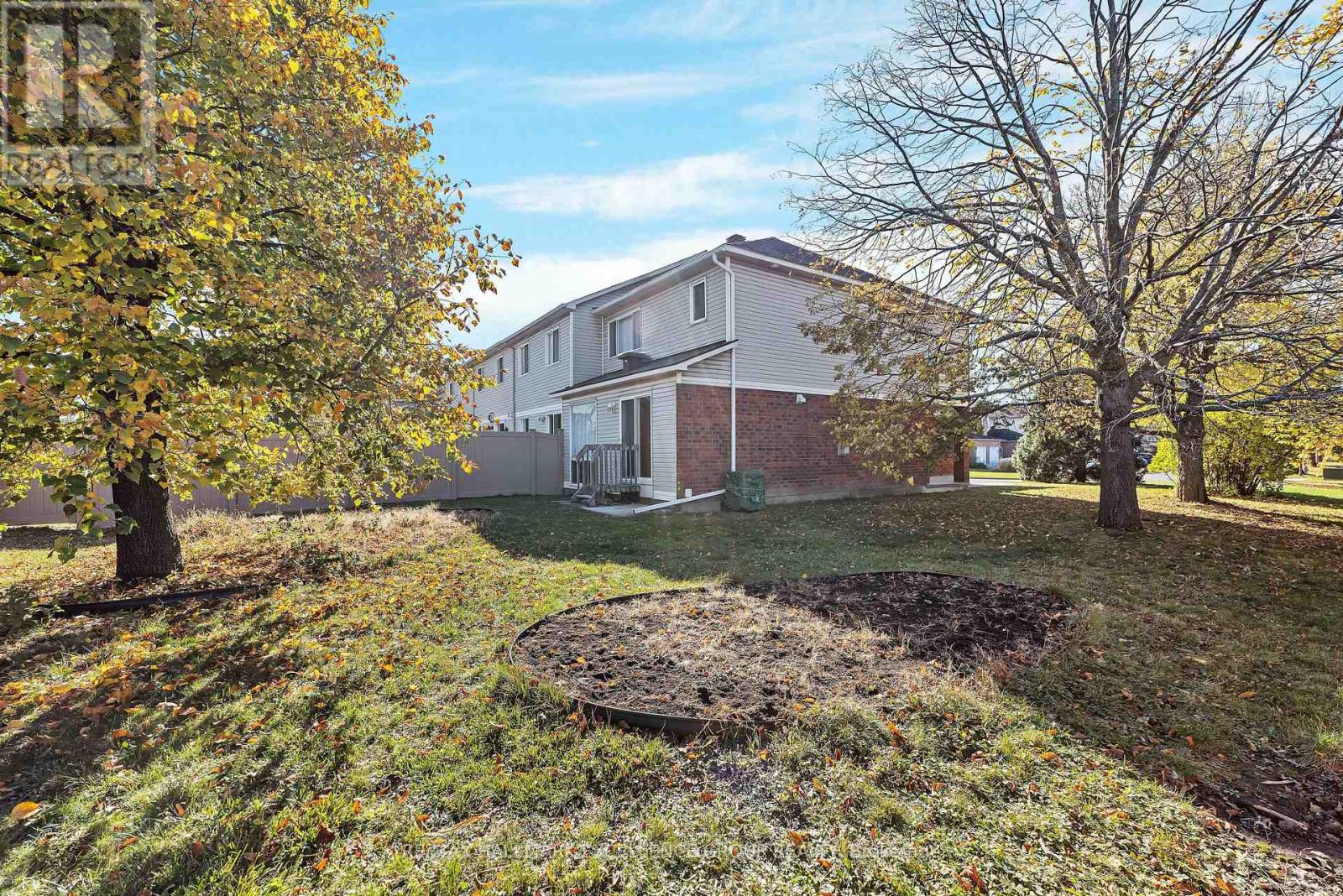 1556 Tonilee Drive, Ottawa, Ontario  K1J 1C1 - Photo 42 - X12489324