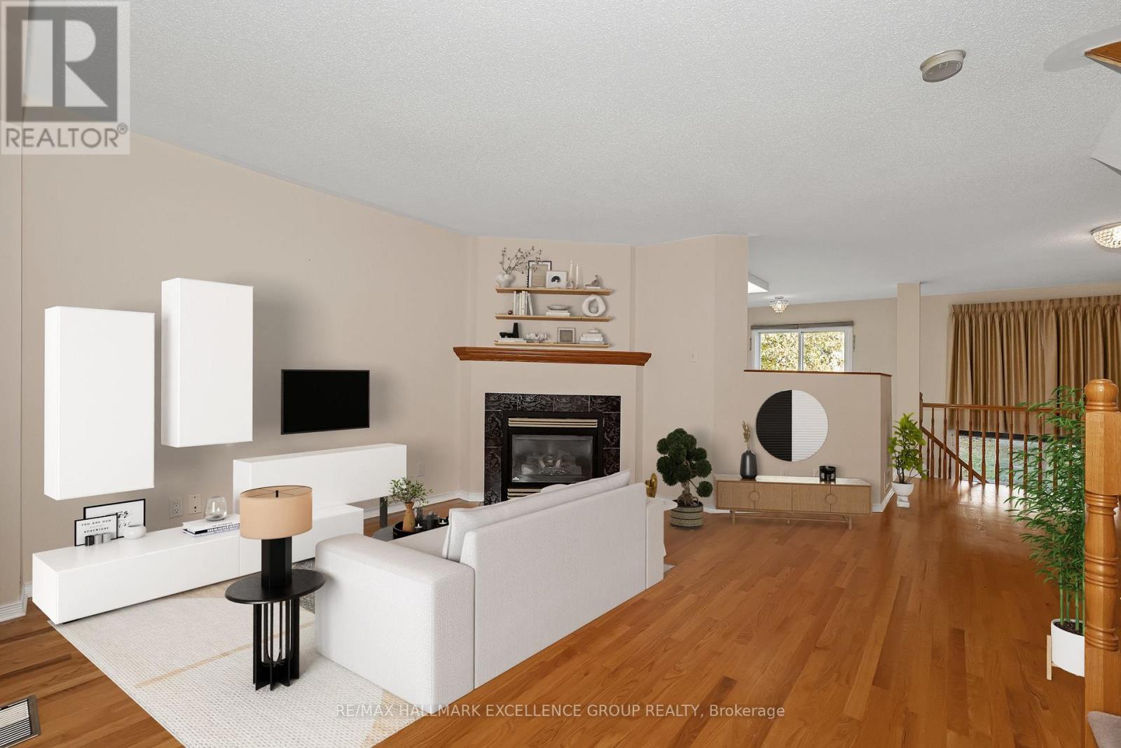 1556 Tonilee Drive, Ottawa, Ontario  K1J 1C1 - Photo 7 - X12489324