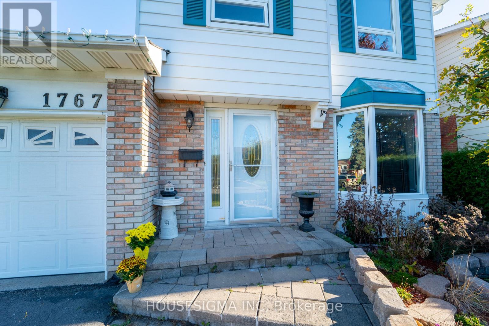 1767 Bonaventure Terrace, Ottawa, Ontario  K1C 1W6 - Photo 3 - X12489334