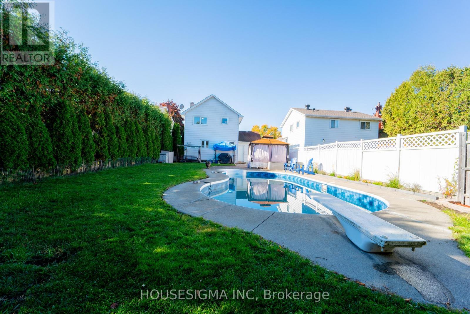 1767 Bonaventure Terrace, Ottawa, Ontario  K1C 1W6 - Photo 31 - X12489334