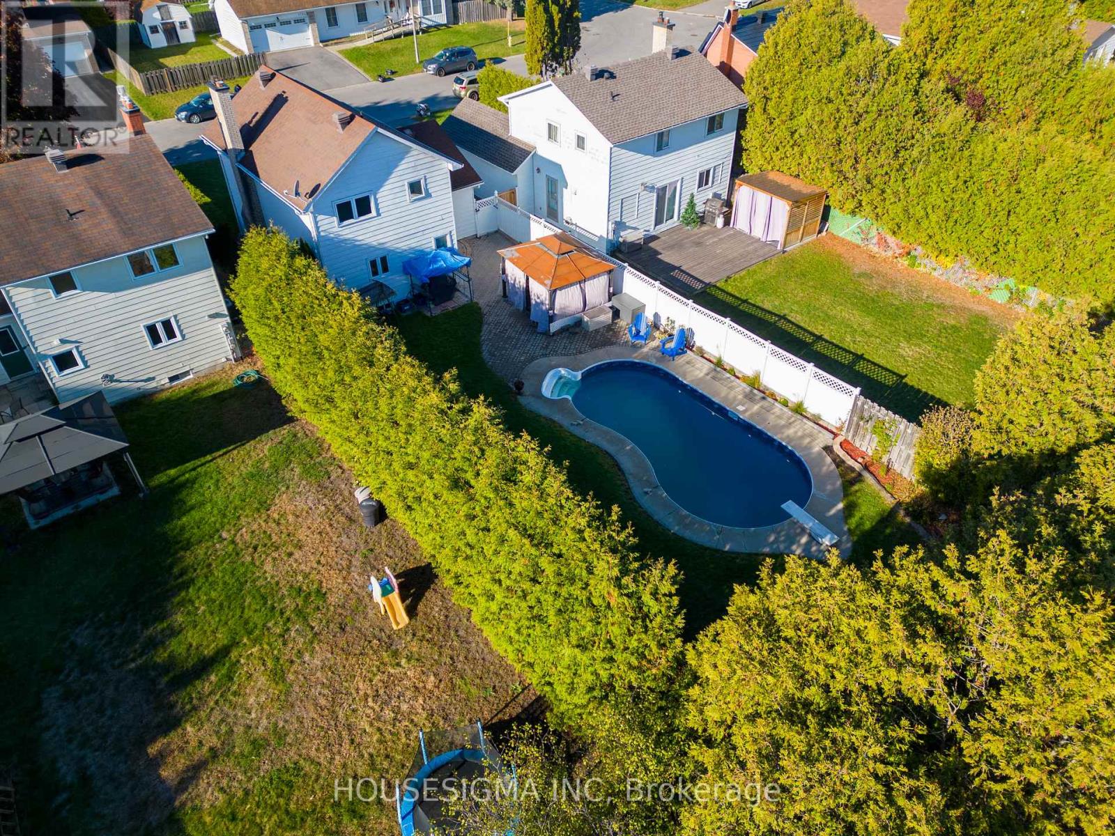 1767 Bonaventure Terrace, Ottawa, Ontario  K1C 1W6 - Photo 4 - X12489334