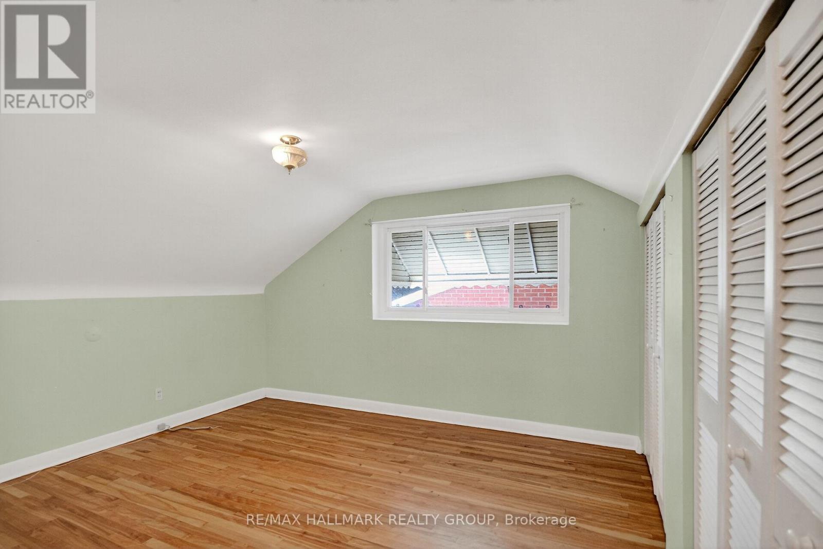 1281 Erindale Drive, Ottawa, Ontario  K2C 2G3 - Photo 18 - X12489360