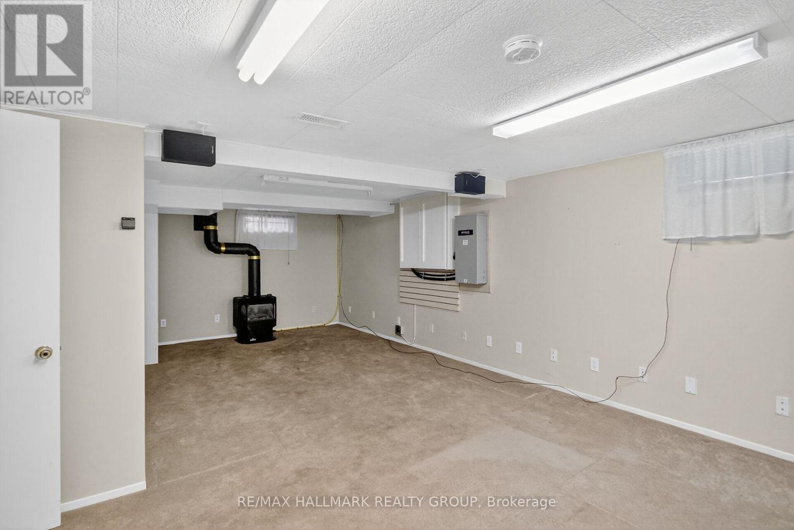 1281 Erindale Drive, Ottawa, Ontario  K2C 2G3 - Photo 22 - X12489360