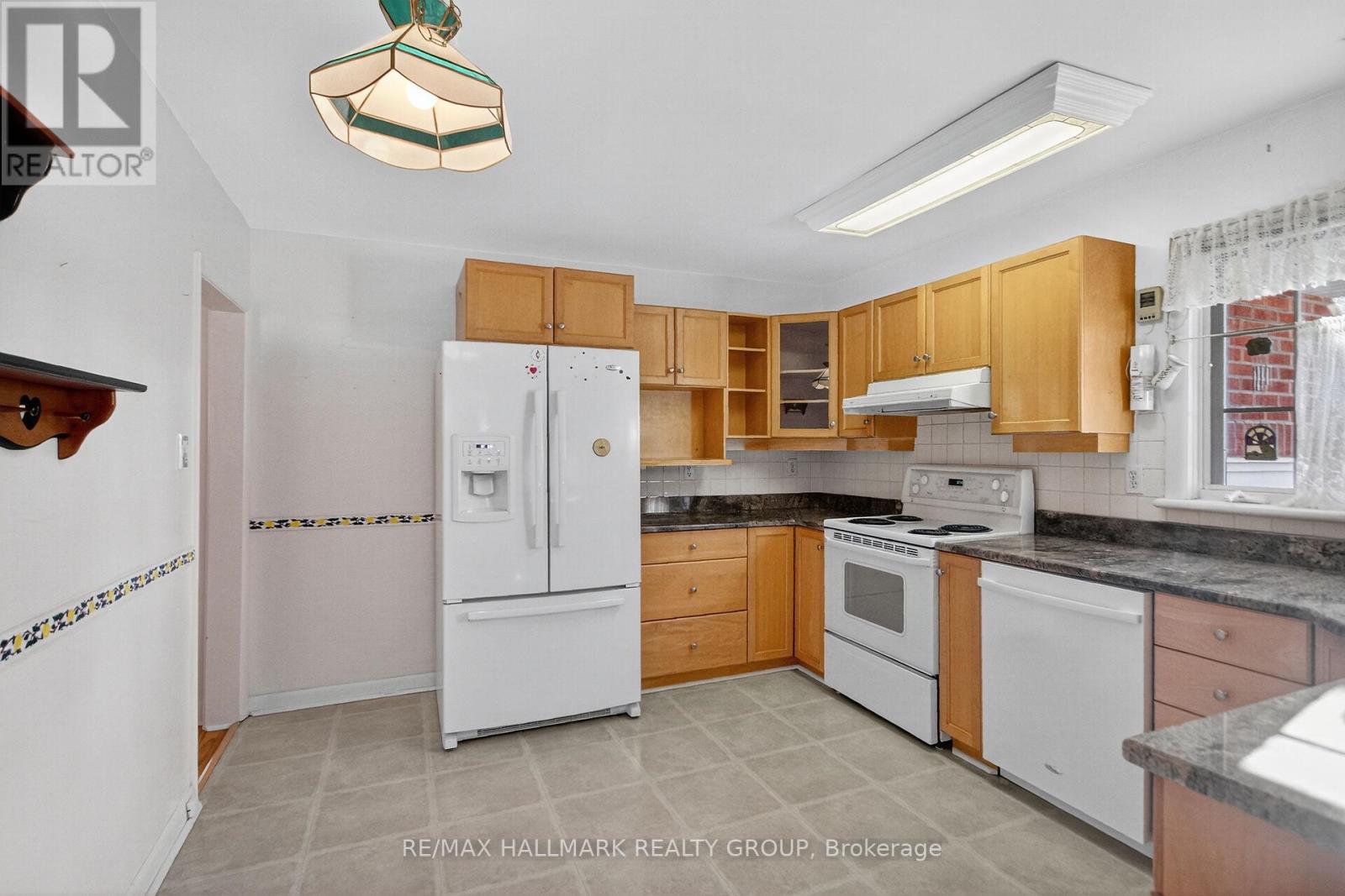 1281 Erindale Drive, Ottawa, Ontario  K2C 2G3 - Photo 7 - X12489360