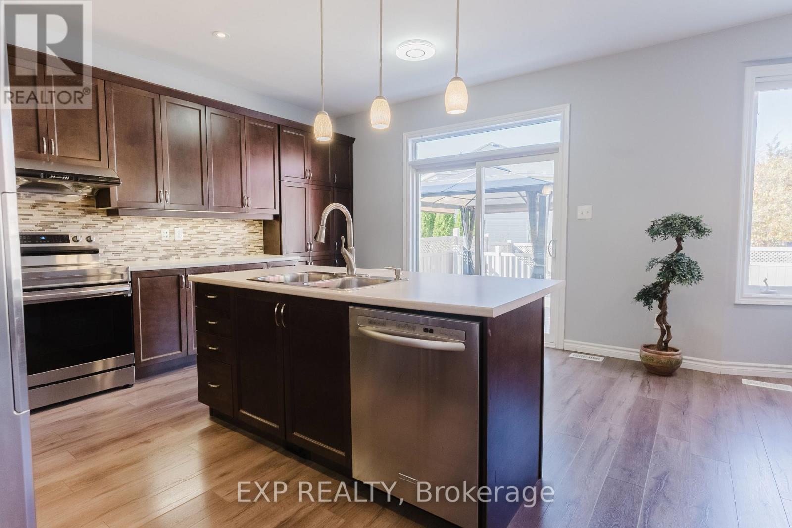 1821 Maple Grove Road, Ottawa, Ontario  K2S 0M4 - Photo 13 - X12489172