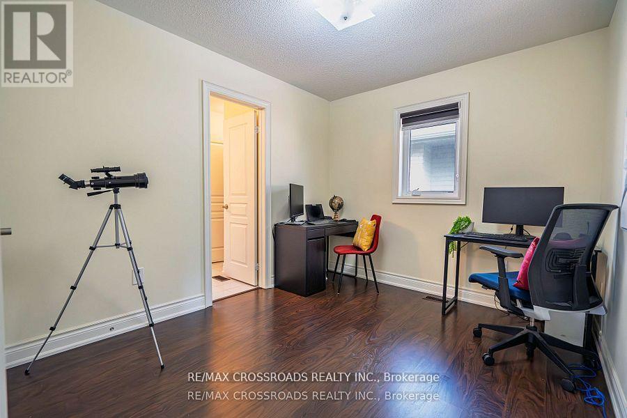 119 Russell Creek Drive, Brampton, Ontario  L6R 0B3 - Photo 29 - W12487574