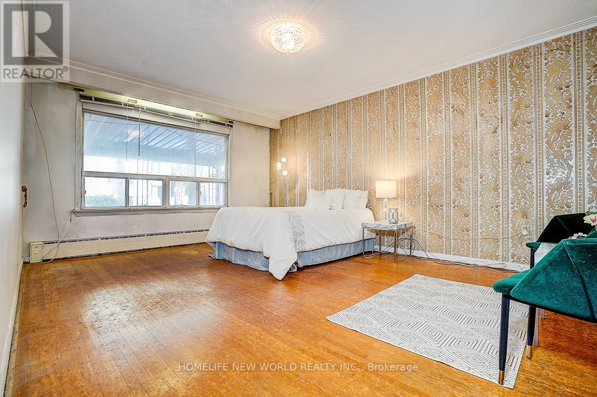 1263 Davenport Road, Toronto, Ontario  M6H 2H2 - Photo 17 - W12489326