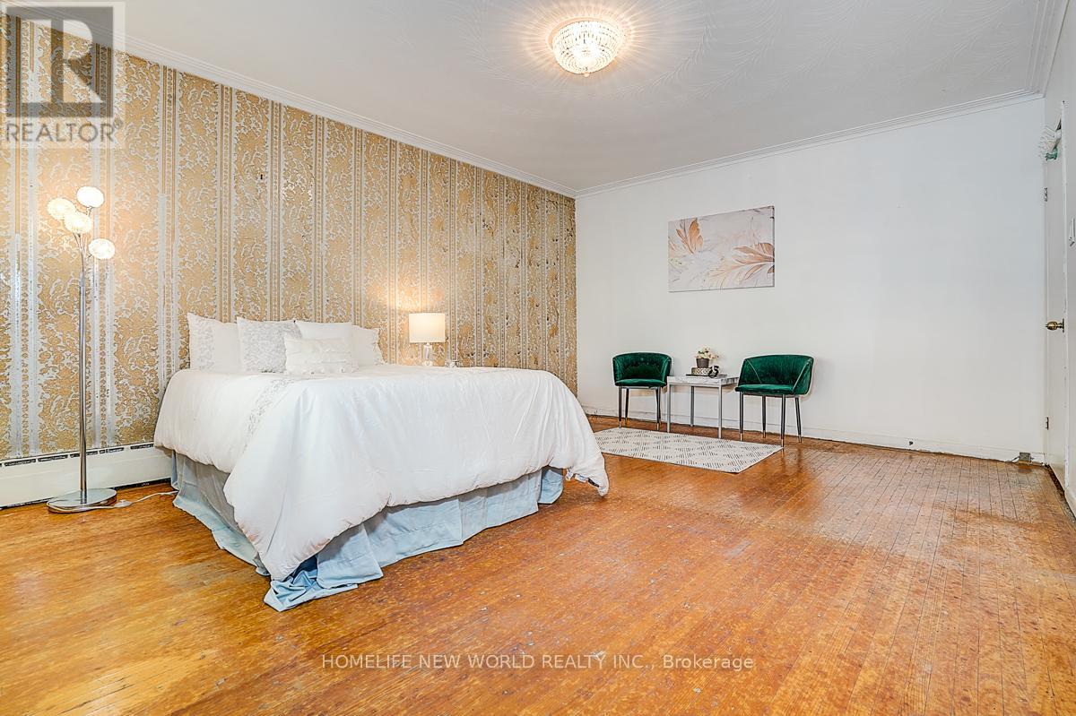 1263 Davenport Road, Toronto, Ontario  M6H 2H2 - Photo 18 - W12489326