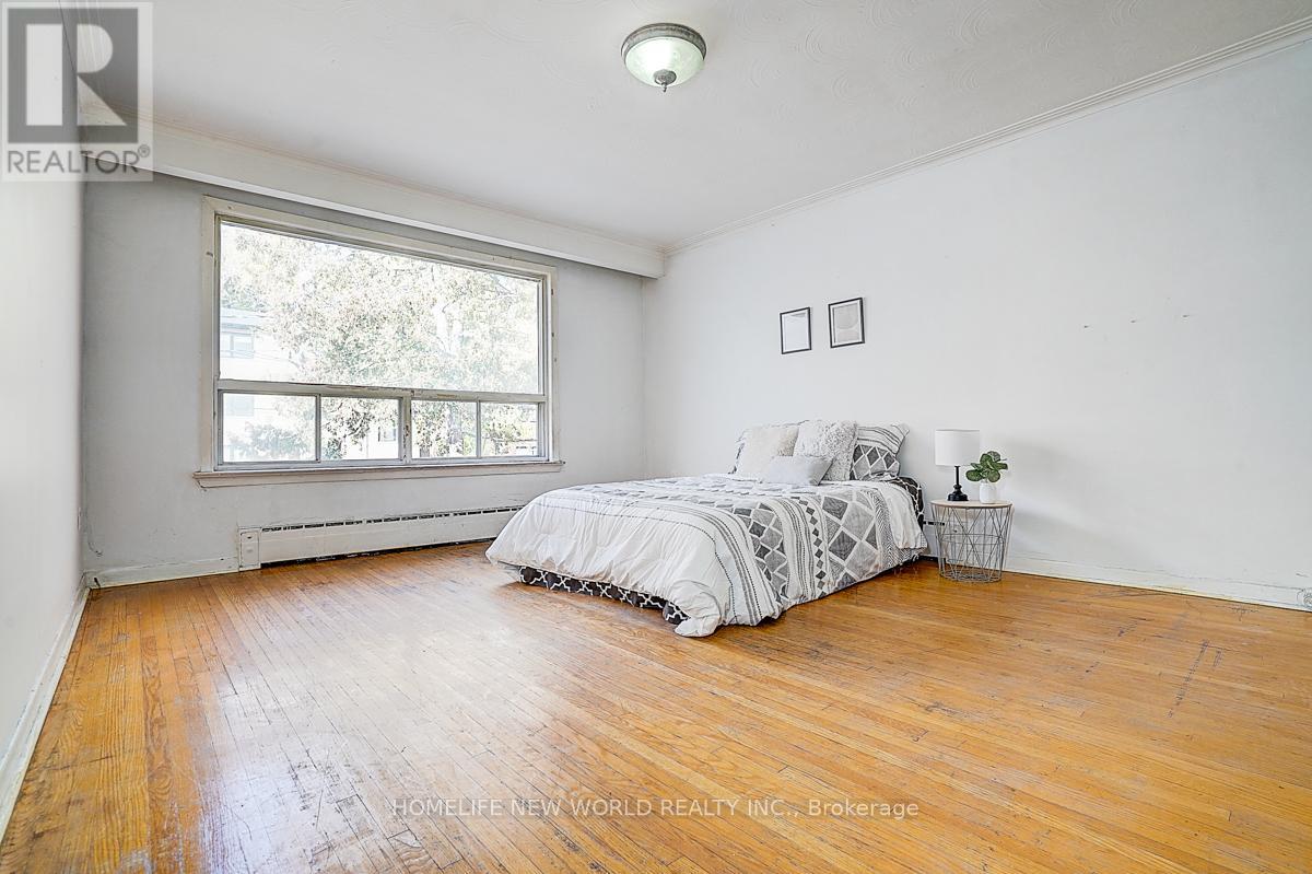 1263 Davenport Road, Toronto, Ontario  M6H 2H2 - Photo 23 - W12489326