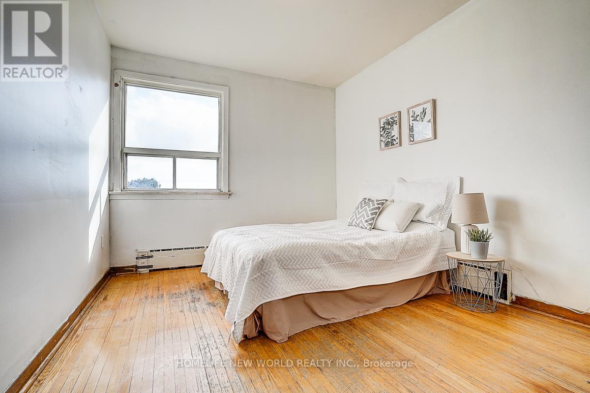 1263 Davenport Road, Toronto, Ontario  M6H 2H2 - Photo 26 - W12489326