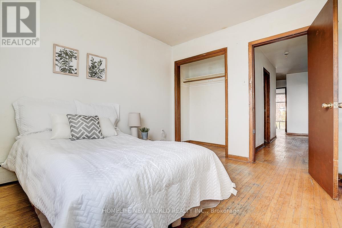 1263 Davenport Road, Toronto, Ontario  M6H 2H2 - Photo 27 - W12489326