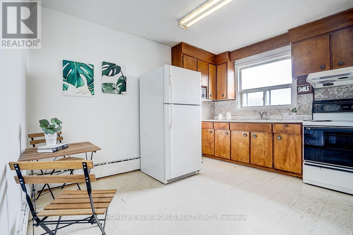 1263 Davenport Road, Toronto, Ontario  M6H 2H2 - Photo 28 - W12489326