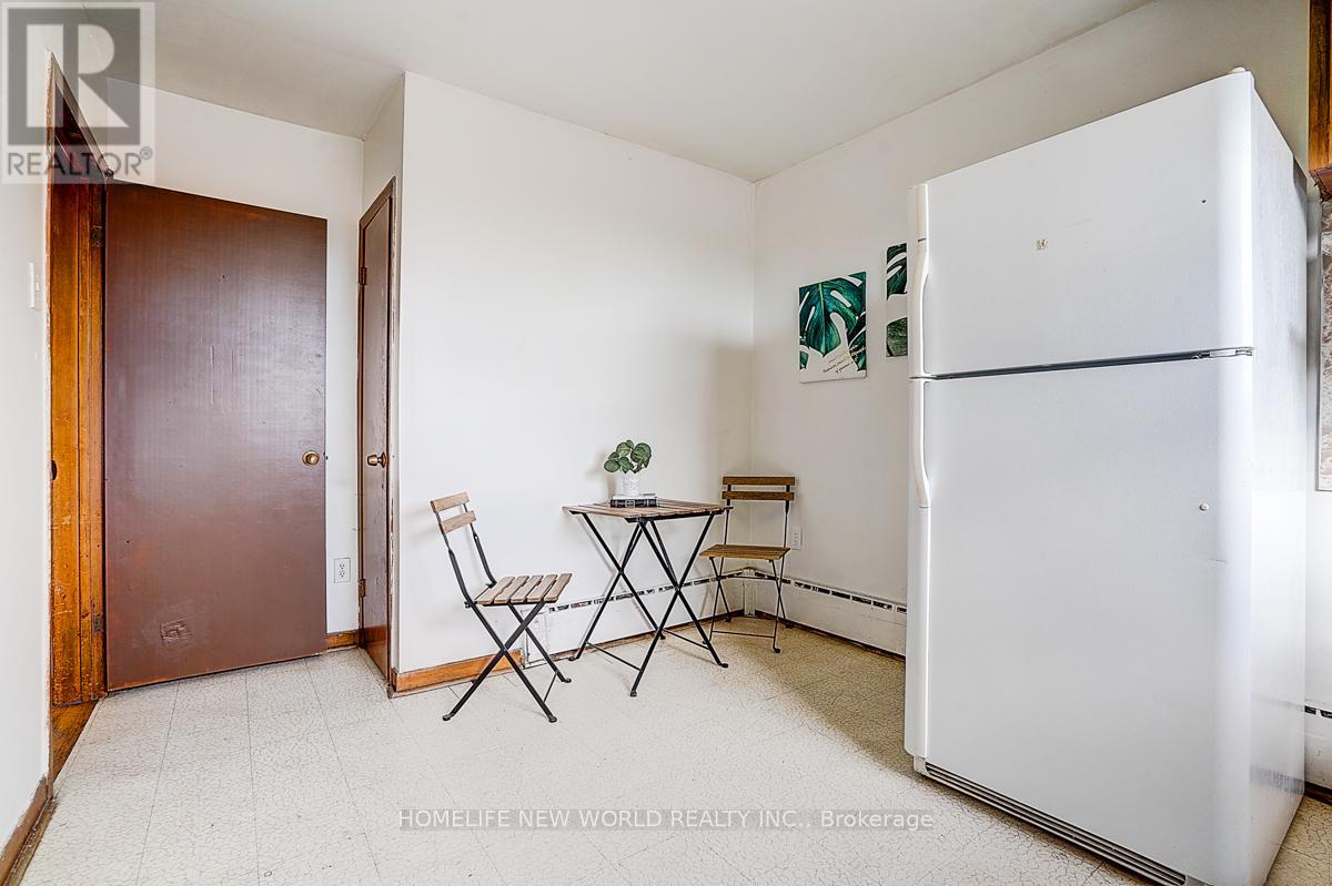 1263 Davenport Road, Toronto, Ontario  M6H 2H2 - Photo 30 - W12489326