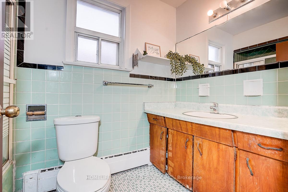 1263 Davenport Road, Toronto, Ontario  M6H 2H2 - Photo 31 - W12489326