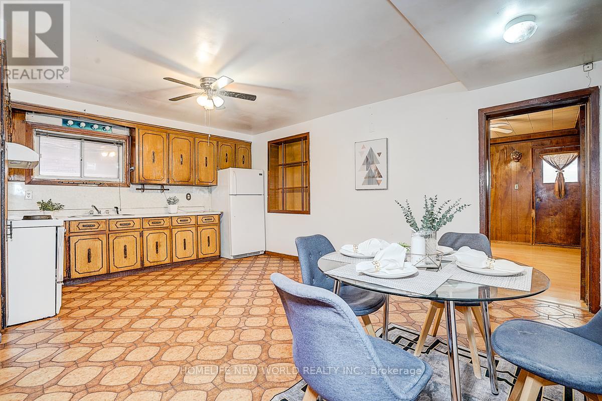 1263 Davenport Road, Toronto, Ontario  M6H 2H2 - Photo 32 - W12489326