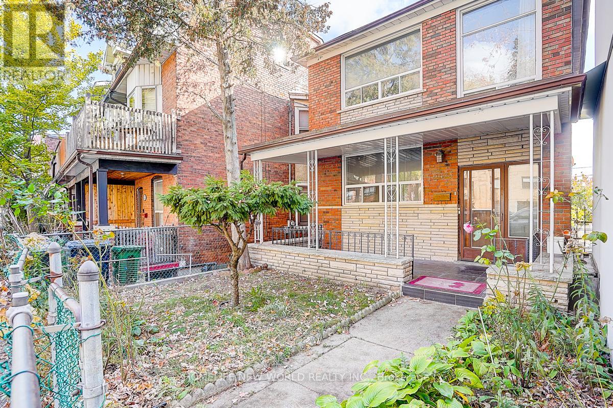1263 Davenport Road, Toronto, Ontario  M6H 2H2 - Photo 4 - W12489326
