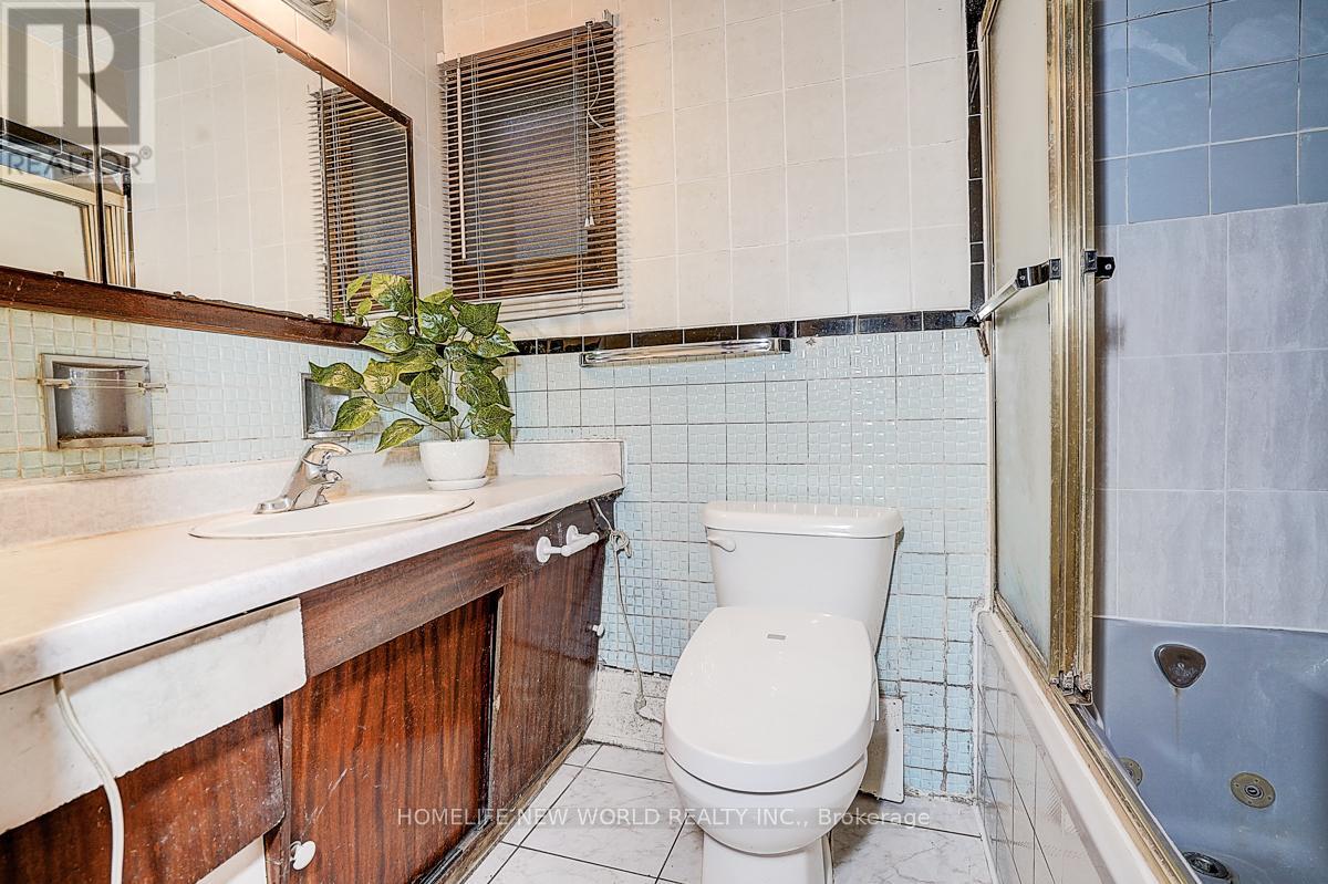 1263 Davenport Road, Toronto, Ontario  M6H 2H2 - Photo 41 - W12489326