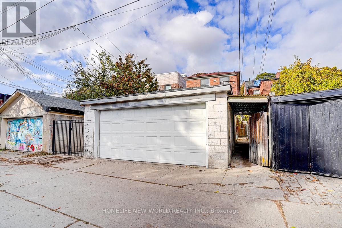 1263 Davenport Road, Toronto, Ontario  M6H 2H2 - Photo 45 - W12489326