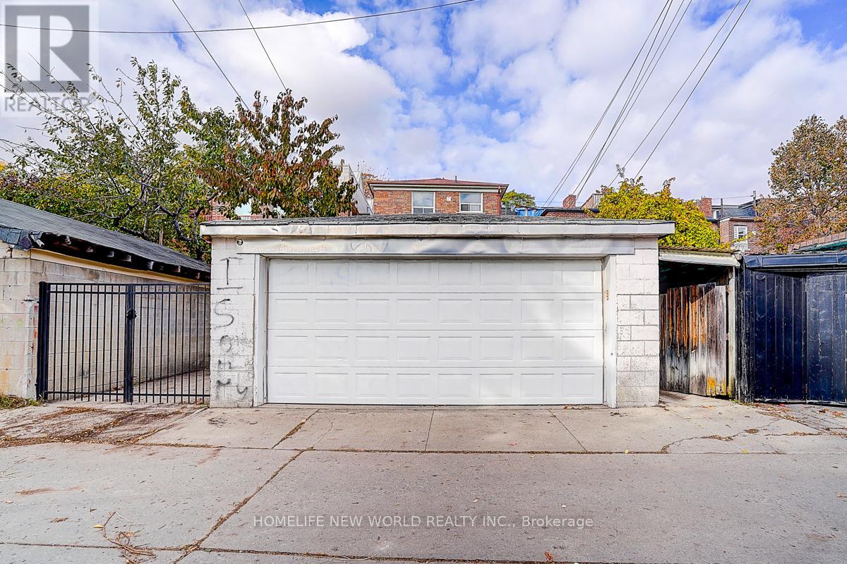 1263 Davenport Road, Toronto, Ontario  M6H 2H2 - Photo 46 - W12489326