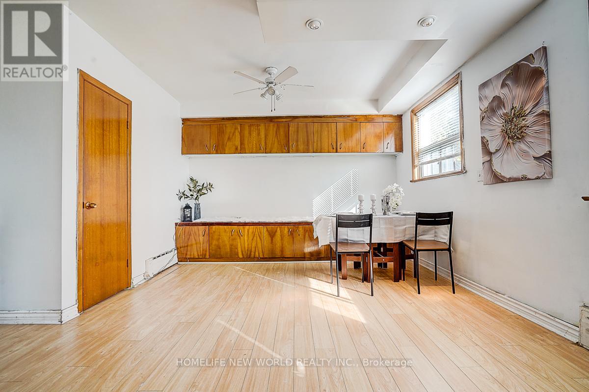 1263 Davenport Road, Toronto, Ontario  M6H 2H2 - Photo 7 - W12489326