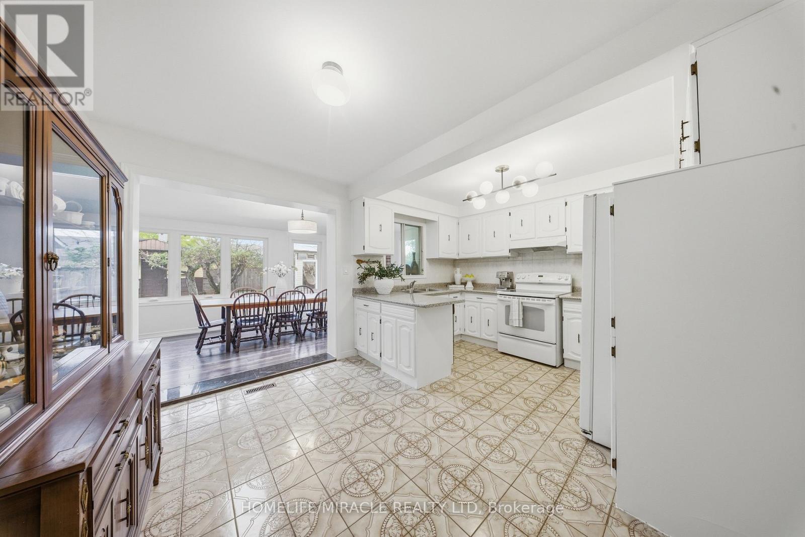 4343 Alta Court, Mississauga, Ontario  L4Z 1N6 - Photo 21 - W12489348