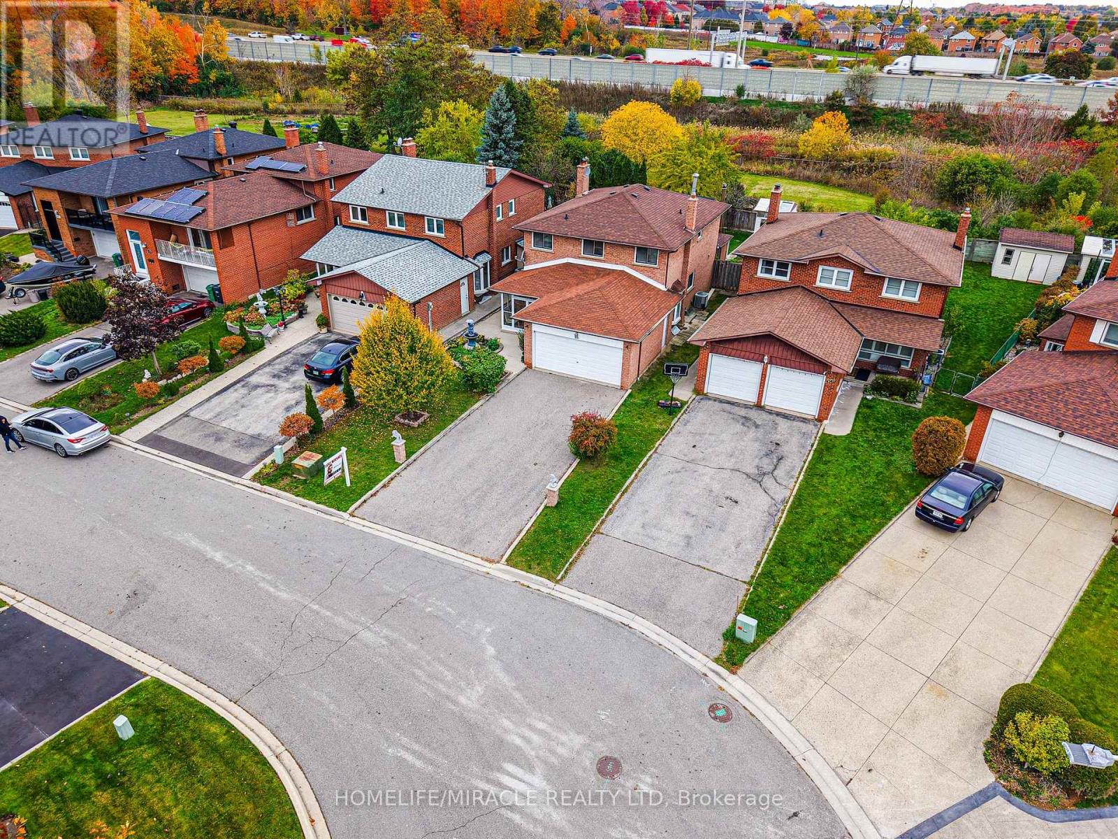 4343 Alta Court, Mississauga, Ontario  L4Z 1N6 - Photo 3 - W12489348