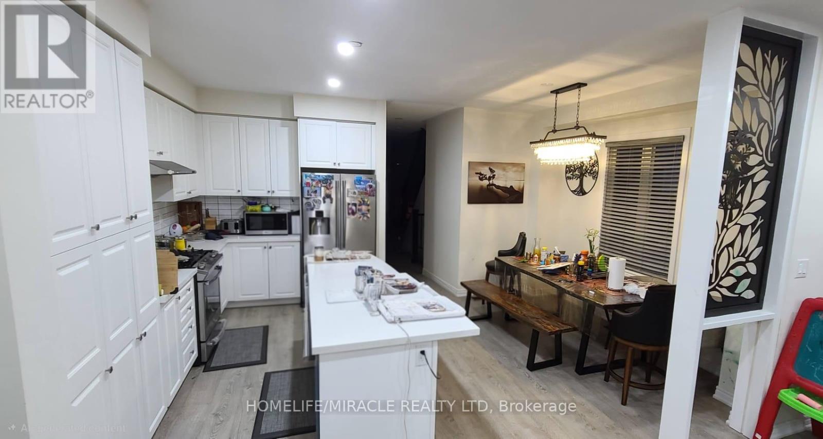 3 Doris Pawley Crescent, Caledon, Ontario  L7C 4E7 - Photo 4 - W12489356