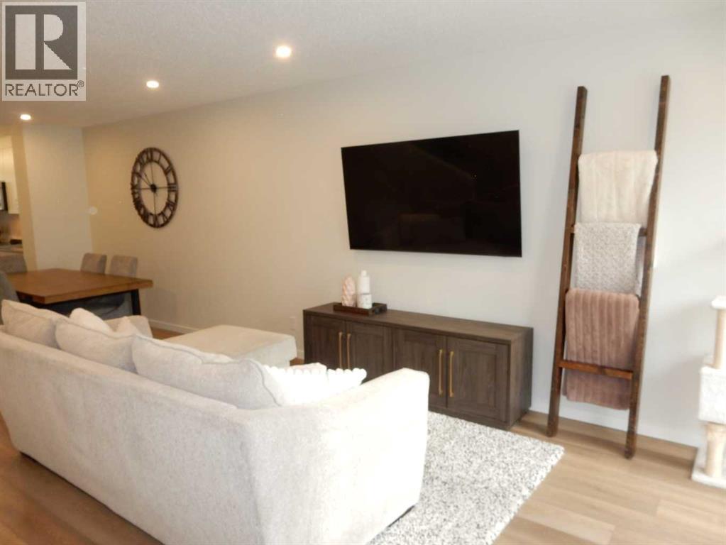 352 Cranbrook Square Se, Calgary, Alberta  T3M 3K8 - Photo 5 - A2261039