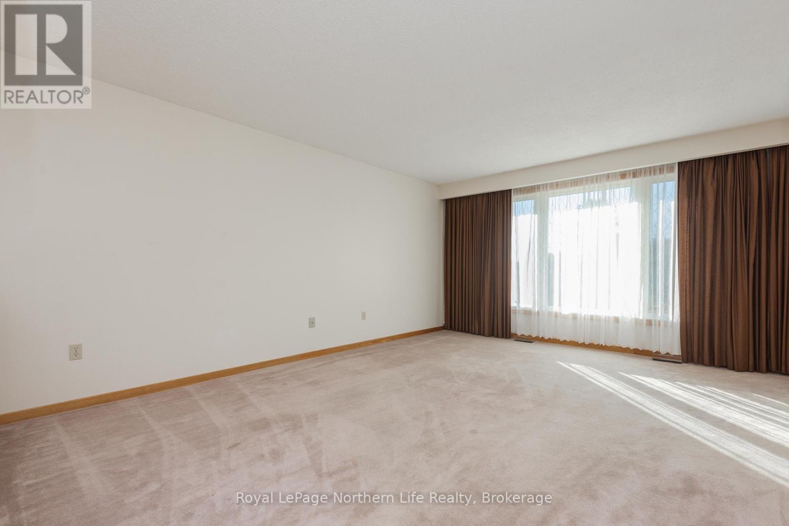 74 Belleview Crescent, North Bay, Ontario  P1B 8T7 - Photo 6 - X12489442