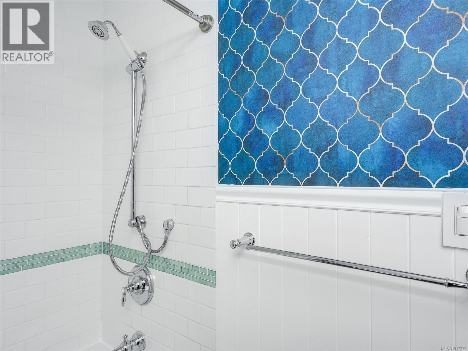 8 2070 Amelia Ave, Sidney, British Columbia  V8L 4X6 - Photo 17 - 1017828