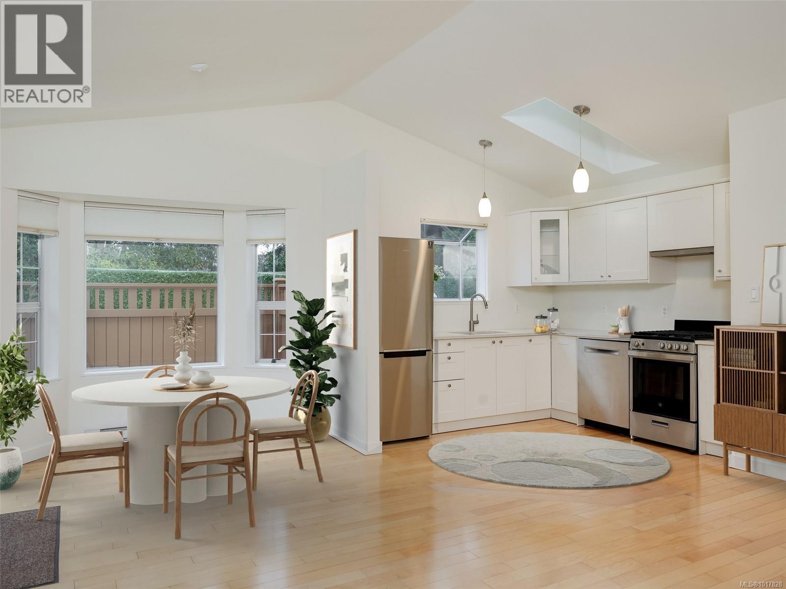 8 2070 Amelia Ave, Sidney, British Columbia  V8L 4X6 - Photo 3 - 1017828