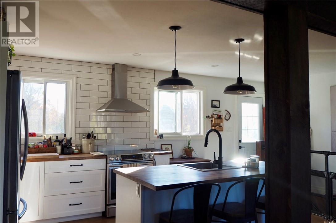 29 Noble, Killarney, Ontario  P0M 2A0 - Photo 14 - 2125431