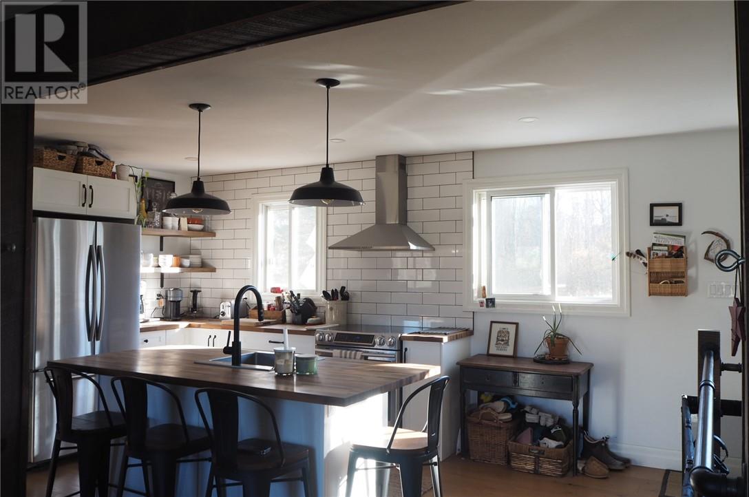 29 Noble, Killarney, Ontario  P0M 2A0 - Photo 8 - 2125431