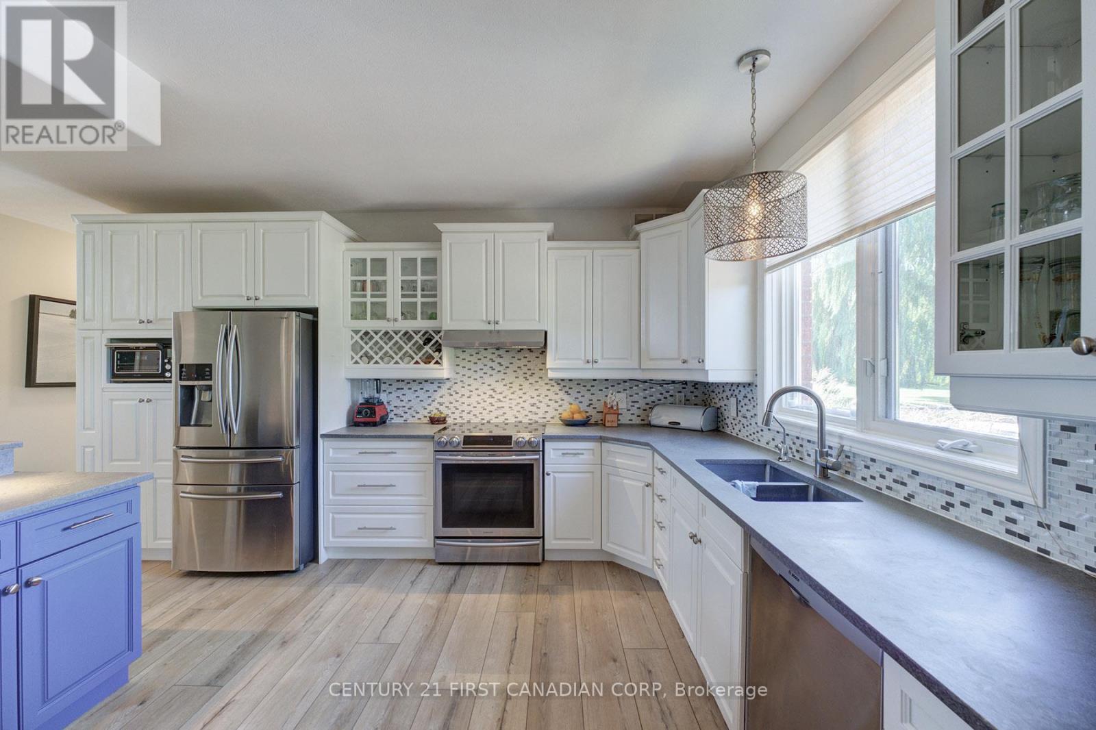 325 Brant County 18 Road, Brant, Ontario  N3S 0H4 - Photo 10 - X12431274