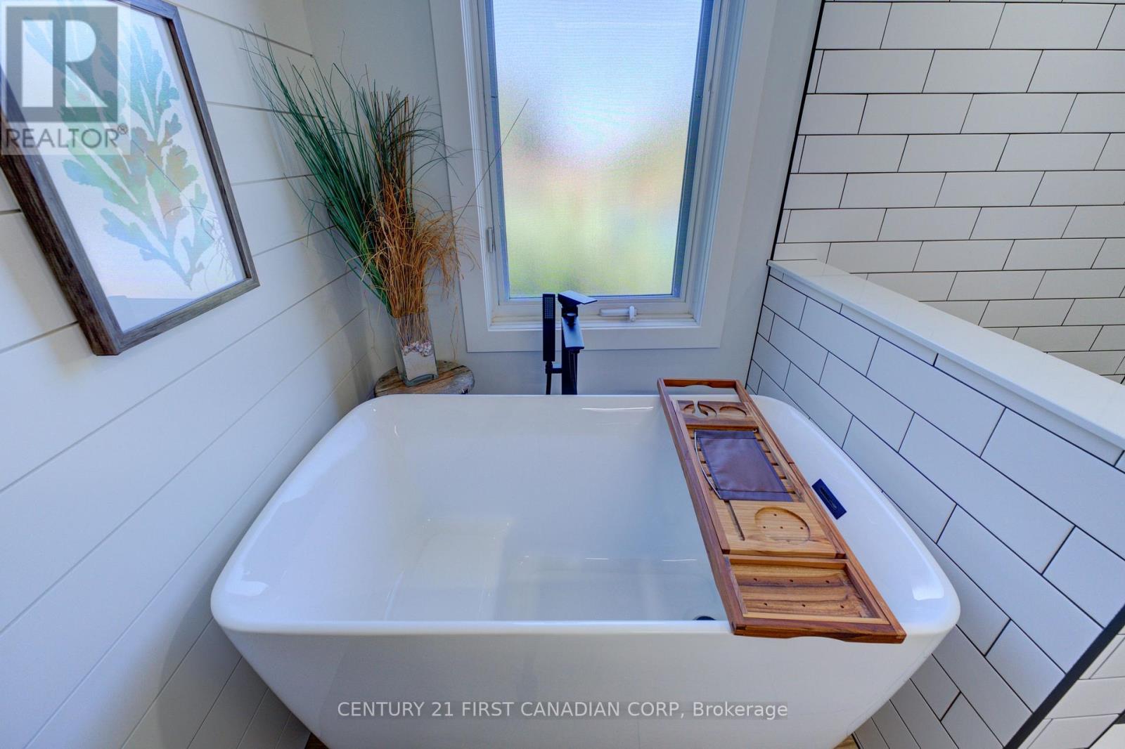 325 Brant County 18 Road, Brant, Ontario  N3S 0H4 - Photo 25 - X12431274