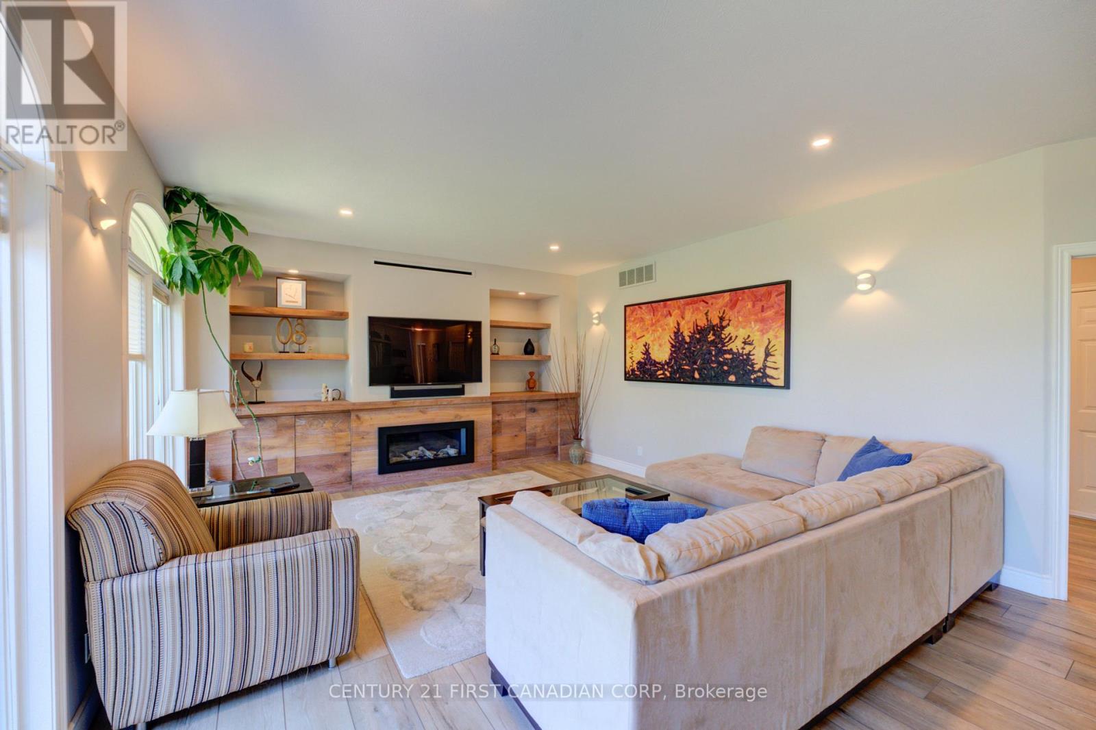 325 Brant County 18 Road, Brant, Ontario  N3S 0H4 - Photo 13 - X12431274