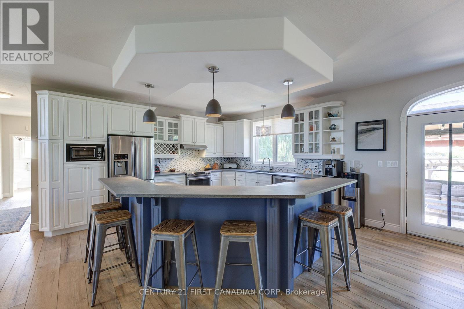 325 Brant County 18 Road, Brant, Ontario  N3S 0H4 - Photo 11 - X12431274