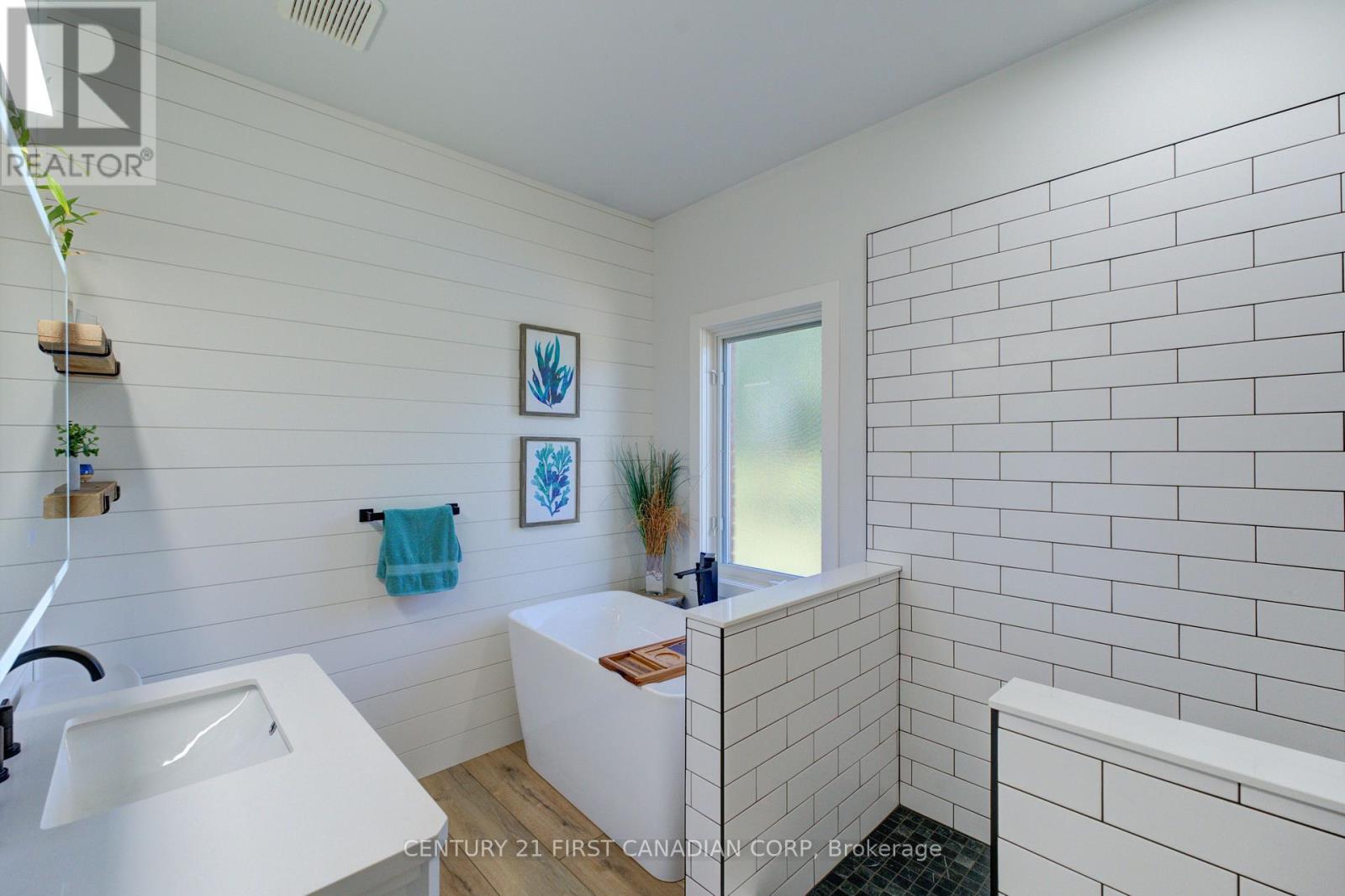 325 Brant County 18 Road, Brant, Ontario  N3S 0H4 - Photo 24 - X12431274