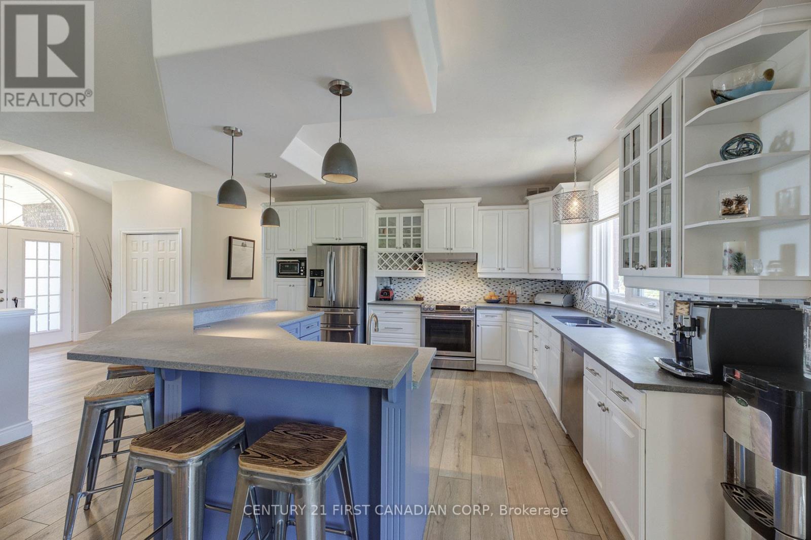 325 Brant County 18 Road, Brant, Ontario  N3S 0H4 - Photo 9 - X12431274