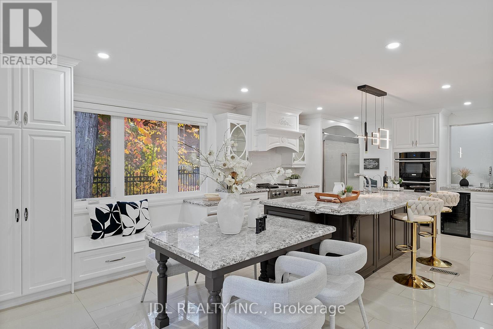 1859 Lincoln Green Close, Mississauga, Ontario  L5K 1C4 - Photo 15 - W12485007