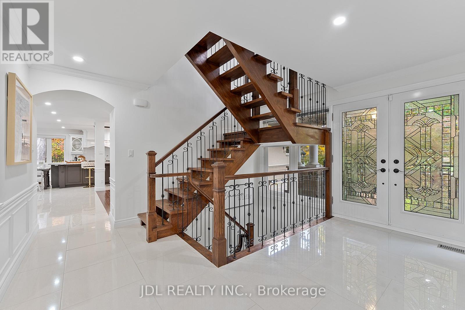 1859 Lincoln Green Close, Mississauga, Ontario  L5K 1C4 - Photo 24 - W12485007