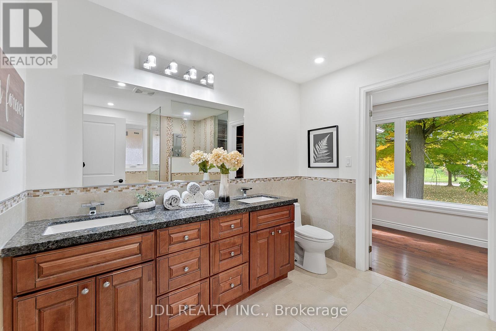 1859 Lincoln Green Close, Mississauga, Ontario  L5K 1C4 - Photo 20 - W12485007